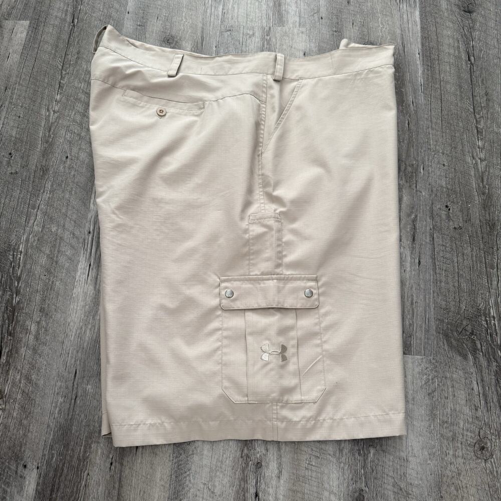 Under Armour UA Ripstop Cargo Shorts Mens Sz 50 Sideline Tan Golf Lightweight